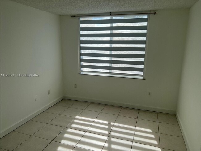 Building Photo - 13100 SW 92nd Ave