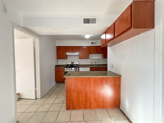 Building Photo - 7206 S Gessner Rd