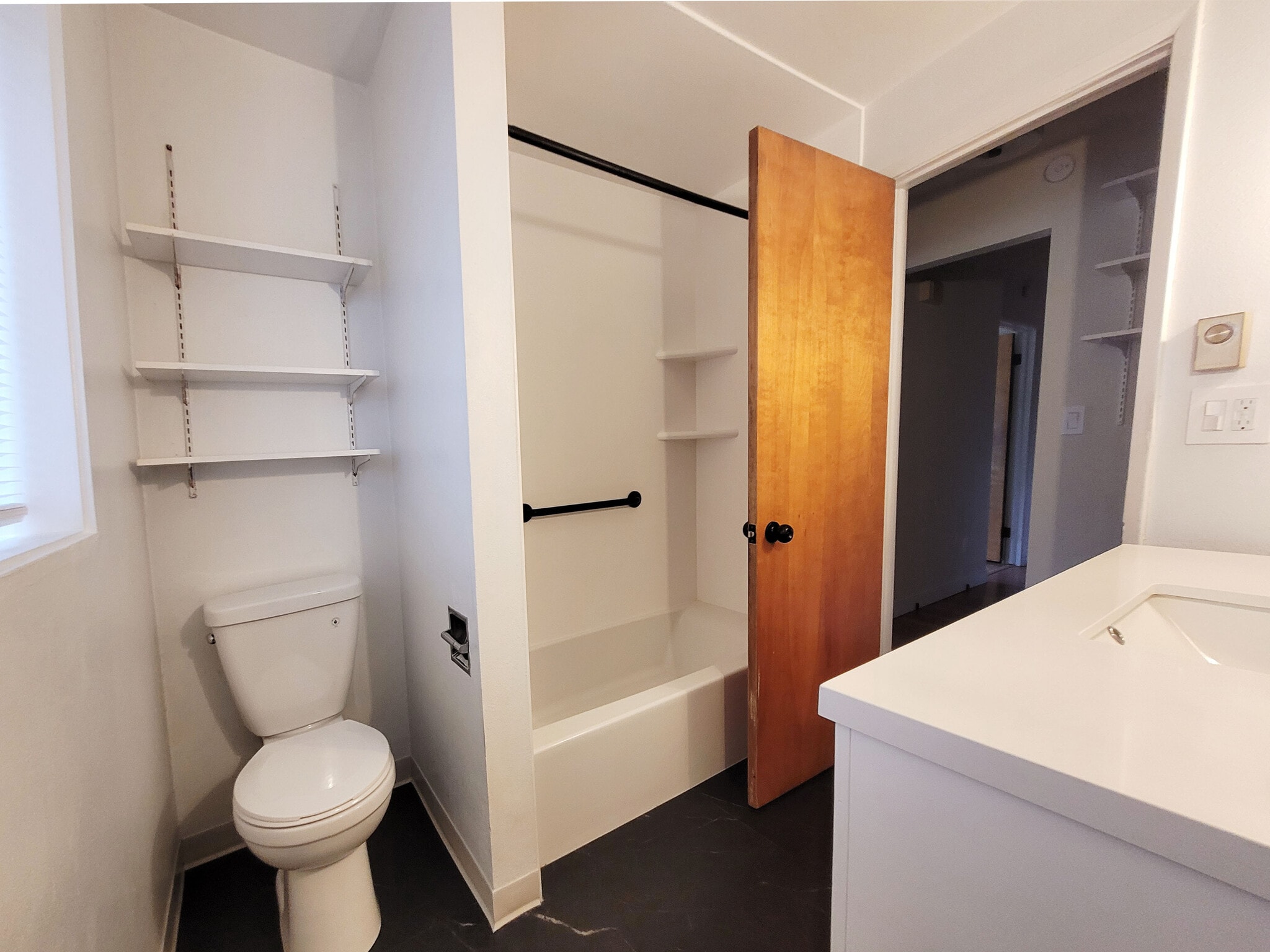 Bathroom with view into closet - 649 N Hayes St