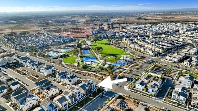 Building Photo - 401 Junco