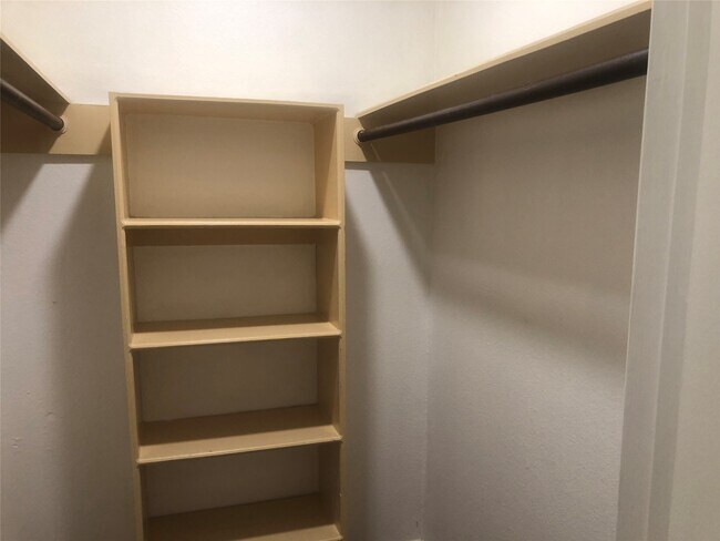 Building Photo - 9308 Westwood Village Dr