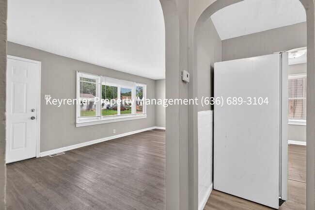 Building Photo - Charming Rehabbed 2-Bedroom Home