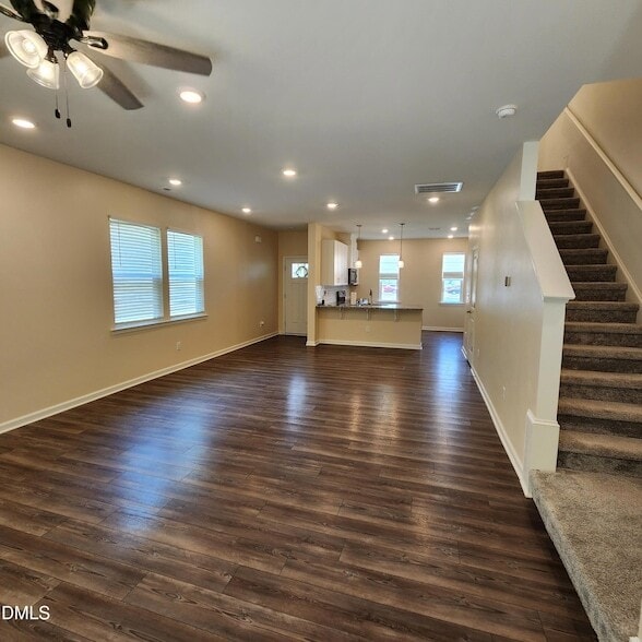 Building Photo - 3000 Spline Cir