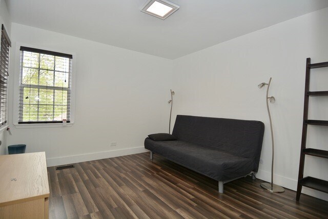 Building Photo - 1163 Regency Dr