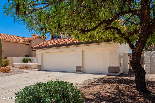 Building Photo - 6121 E Saddleback St