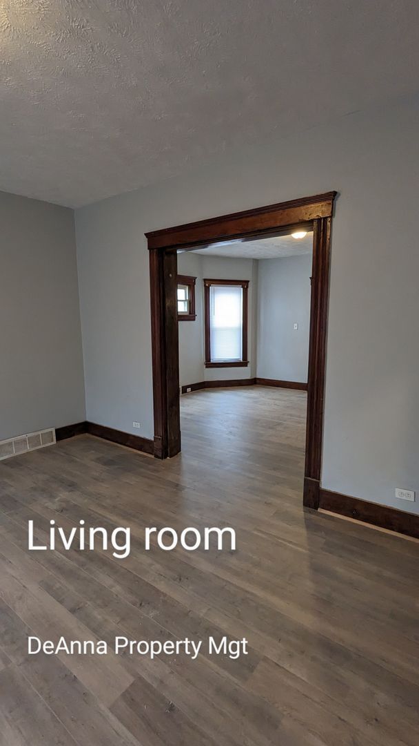 Building Photo - 2146 W 81st St