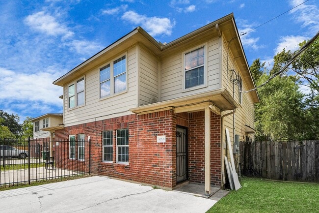 Building Photo - 8126 Jutland Rd