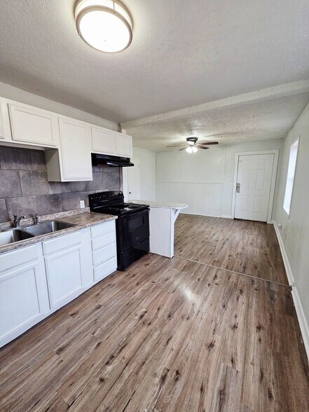 Building Photo - 1504 Sycamore St