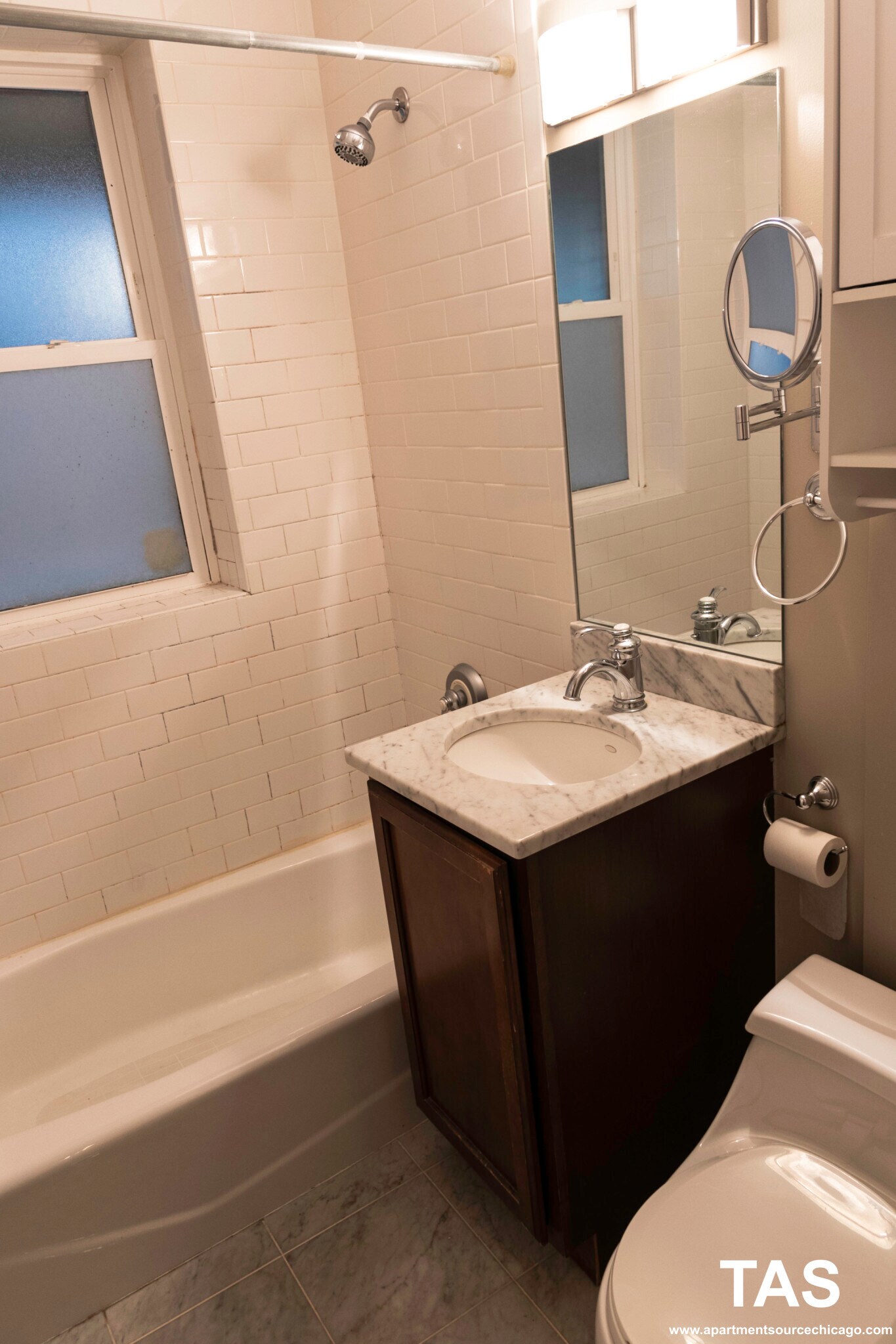 Building Photo - 3804 N Marshfield Ave