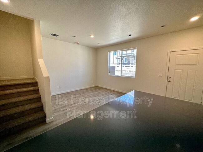 Building Photo - 3916 Pinnacles Ct