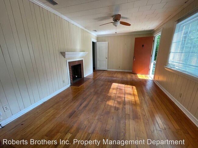 Building Photo - 2 br, 1 bath House - 267 Border Drive East