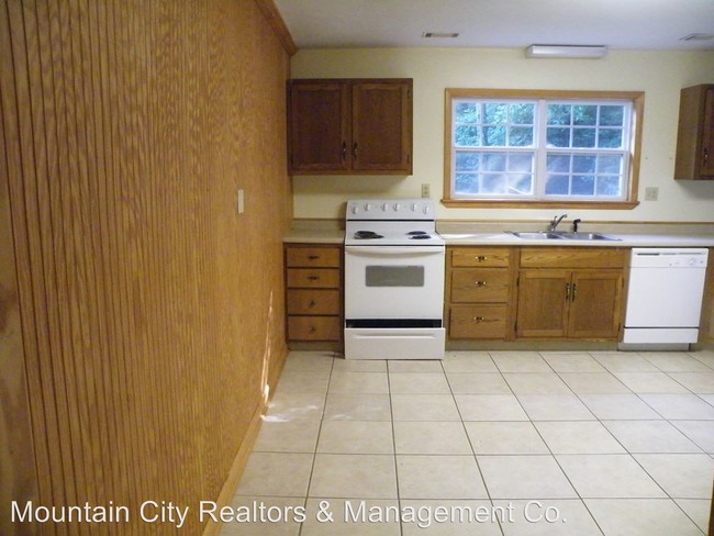 Building Photo - 1 br, 1 bath House - 21963 River Canyon Rd