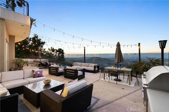 Building Photo - 3230 Tyrol Dr