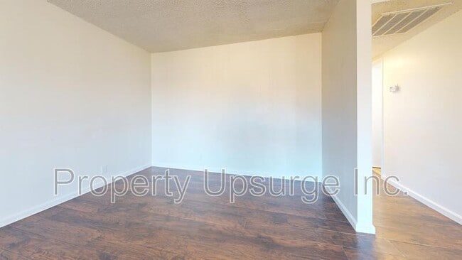 Building Photo - 1340 Hobart Dr