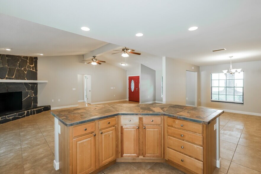 Building Photo - 5432 Houston Dr