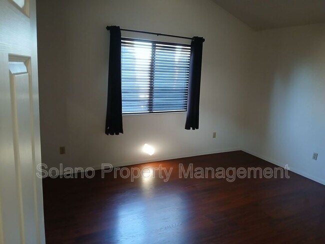 Building Photo - 318 Ridgecrest Cir