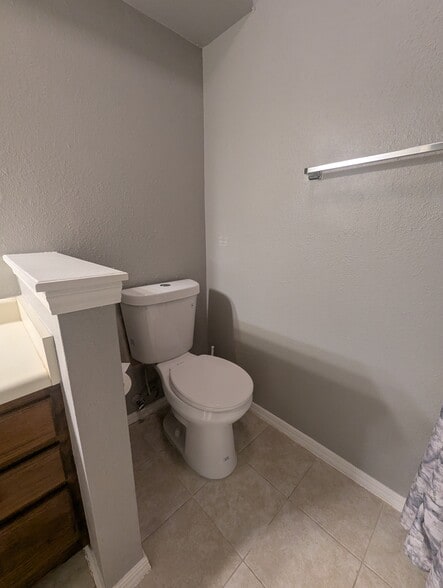 Bathroom 2 toilet - 14429 N Pennsylvania Ave
