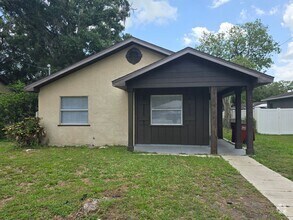 Building Photo - Three bedroom two bath home