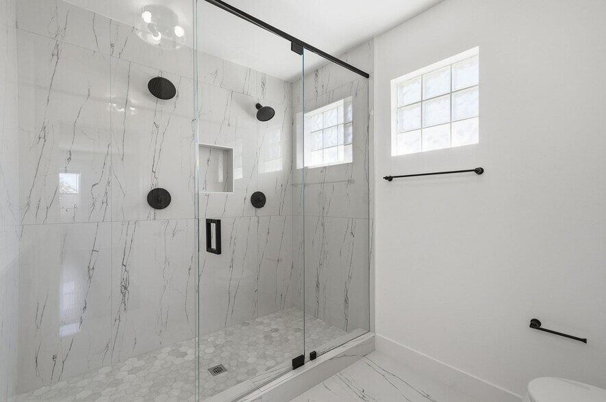 Building Photo - 3422 NW 110th Way