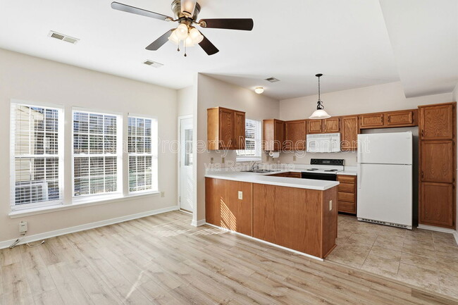 Building Photo - 2930 Queensland Dr