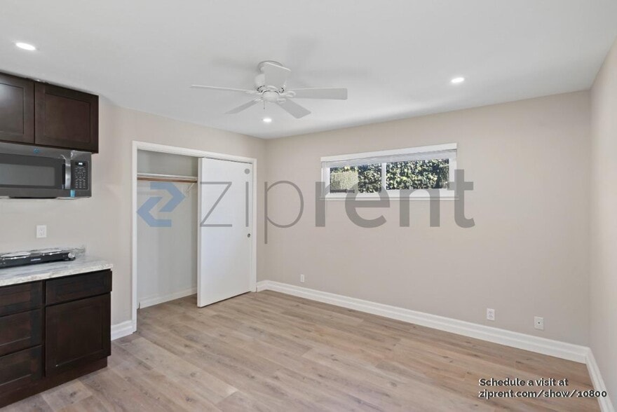 Building Photo - 1729 Laine Ave