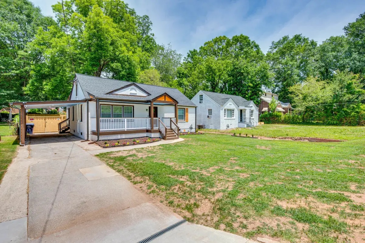 Building Photo - 432 Sargent Dr SE