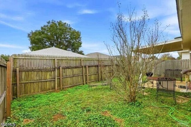 Building Photo - 1060 Antigua Cir
