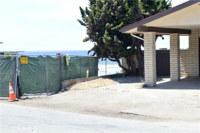 Building Photo - 3175 Studio Dr