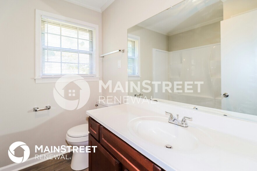 Building Photo - 3557 Bellwood Dr