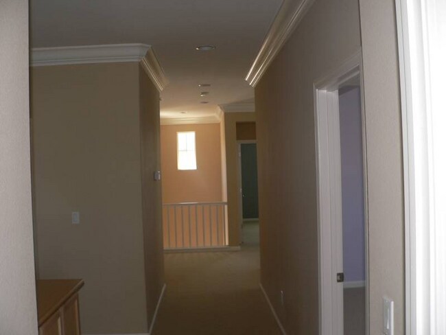 Building Photo - 7113 S Hill Ct