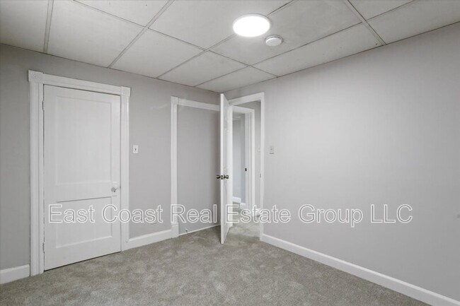 Building Photo - 805 S Potomac St