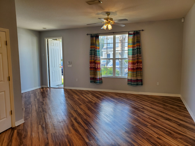 Building Photo - 8881 Christie Dr