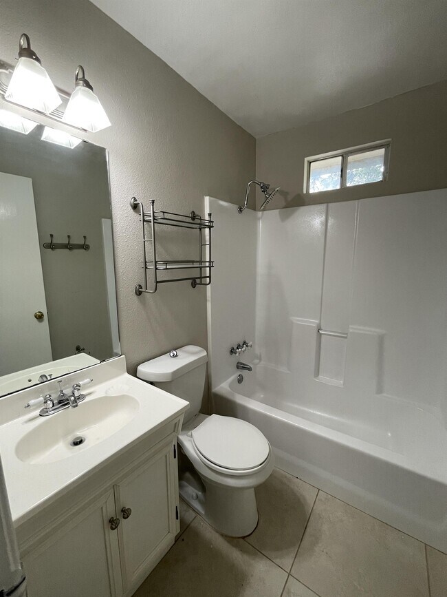 Building Photo - 5623 Granger Pl