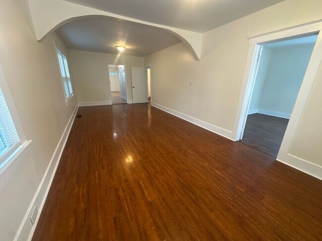 Building Photo - Charming Downtown Gem with Walkable Location Near Soda Pop District - Pet Friendly!