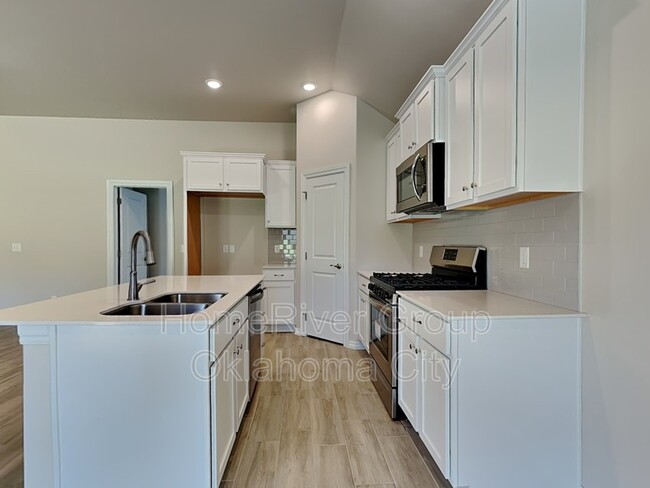 Building Photo - 8400 NW 163rd Ter