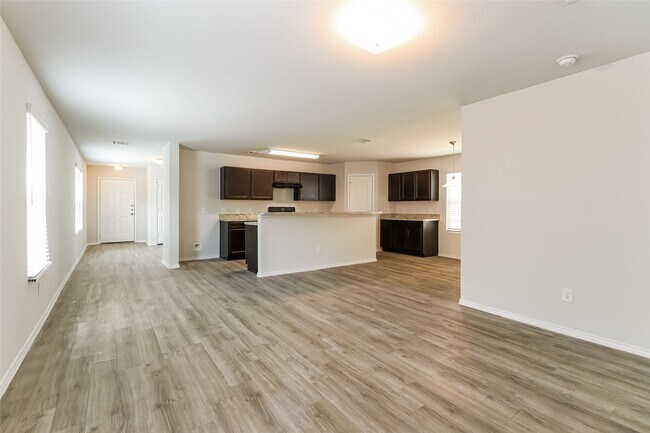 Building Photo - 433 N Meadows Dr