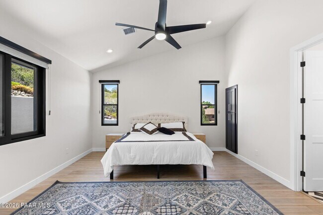 Building Photo - 1020 Sunrise Blvd