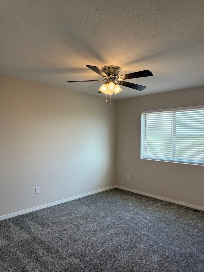 Building Photo - Brand New 2-story 3 bedroom/2.5 bath townhome