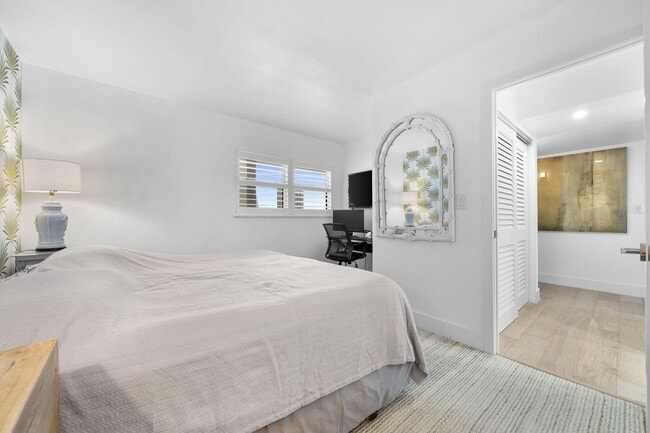 Building Photo - 511 Bayshore Dr