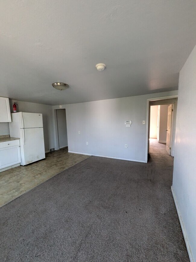 Building Photo - 447 Hays Ave