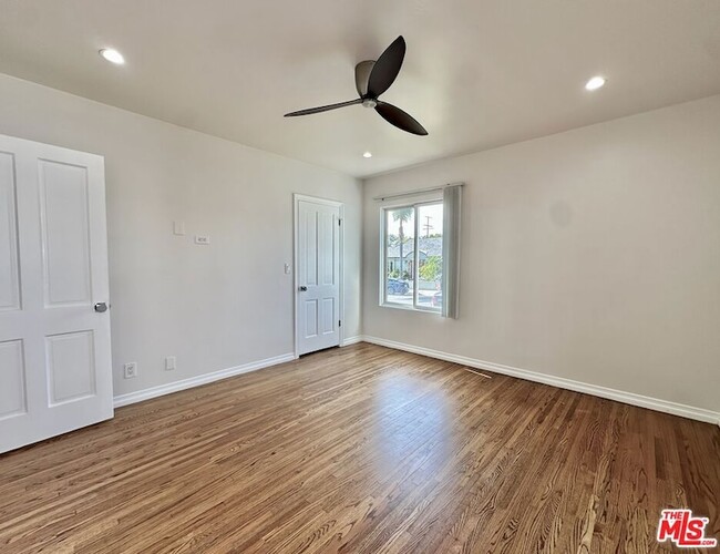 Building Photo - 1206 Greenacre Ave