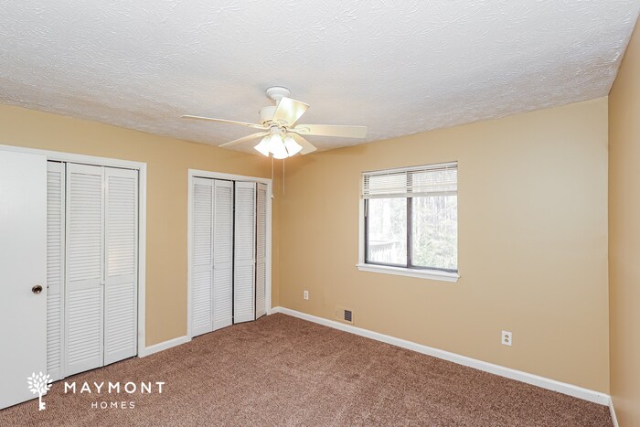 Building Photo - 9440 Hidden Branch Dr