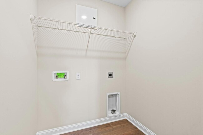 Building Photo - 933 Camden Ct