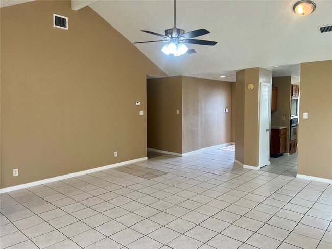 Building Photo - 7831 Redgate Cir
