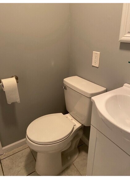 Building Photo - 30 Lagana Ln