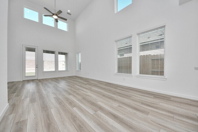 Building Photo - 9223 Willowbank Gap Ln