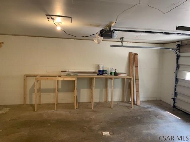 Building Photo - 108 Dell St