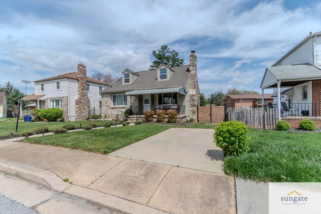 Building Photo - 6510 Kriel St