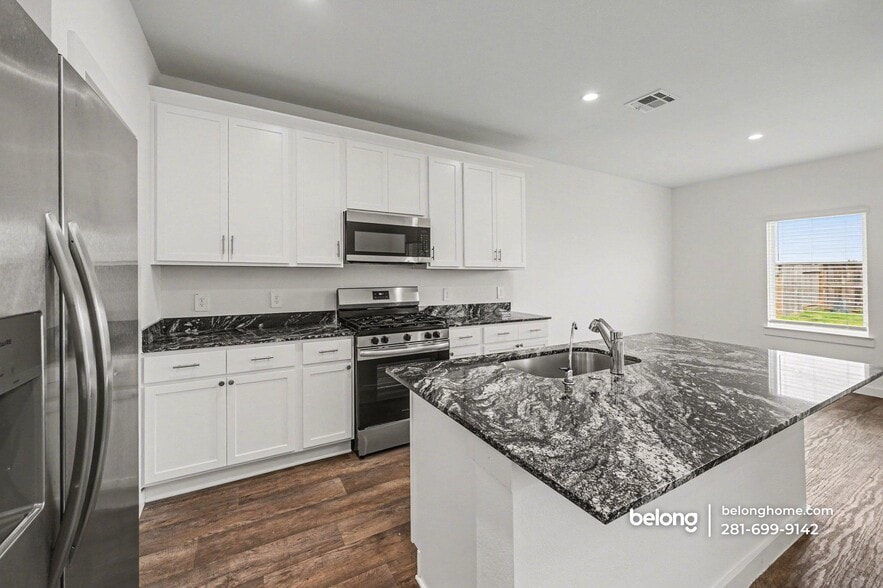 Building Photo - 4212 Russet Elm Ln