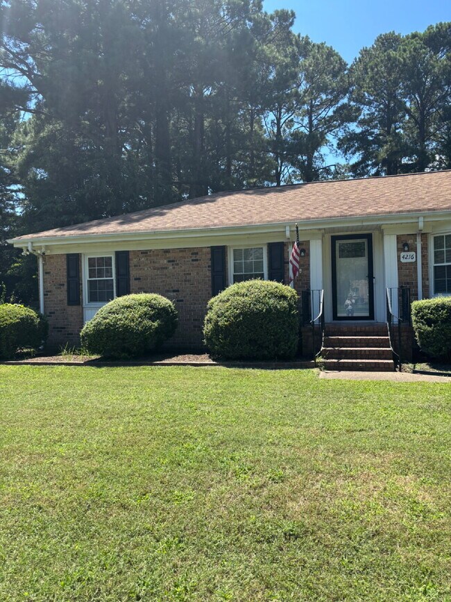 Building Photo - "Charming Single Family Home in Portsmouth – 1521 Sq Ft of Comfortable Living!"